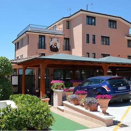 Hotel Rosamarina سان جيوفاني روتوندو المظهر الخارجي الصورة