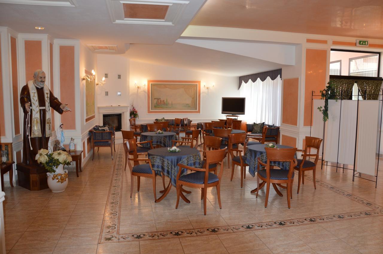 Hotel Rosamarina سان جيوفاني روتوندو المظهر الخارجي الصورة