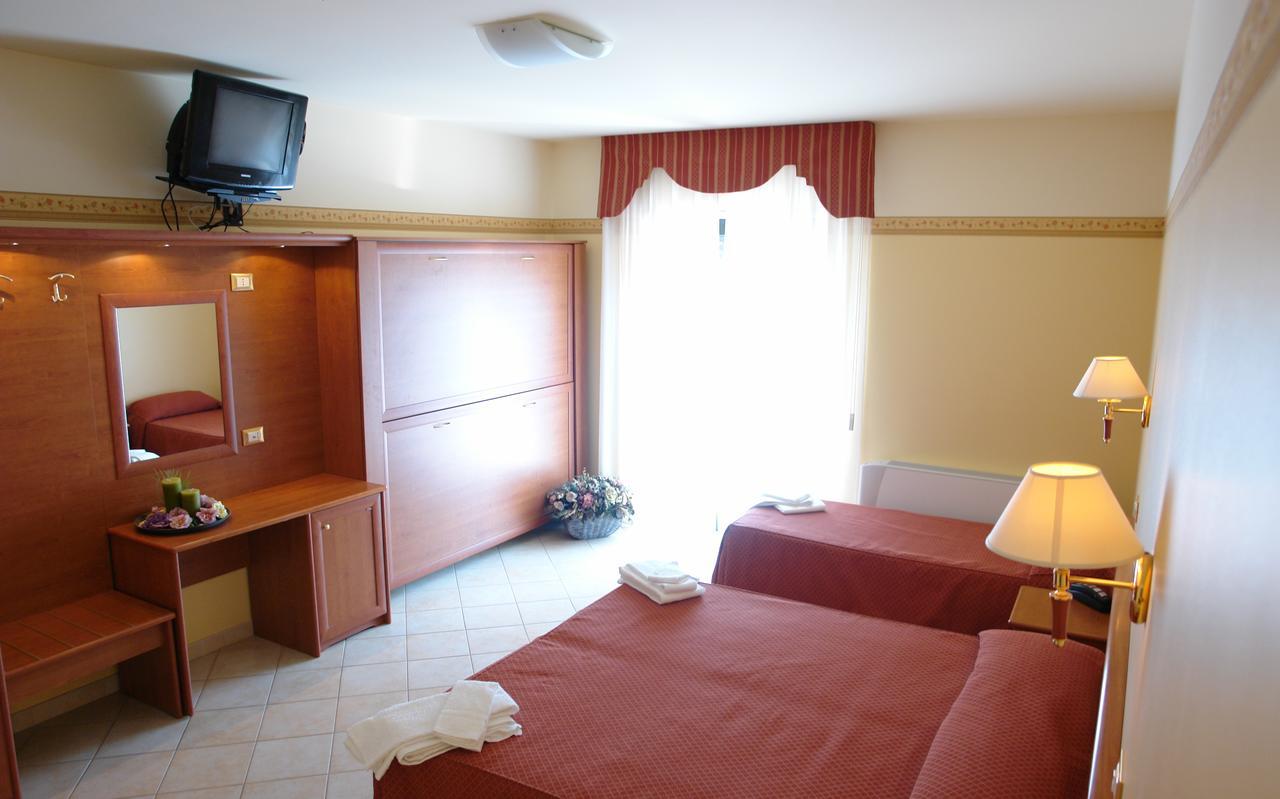 Hotel Rosamarina سان جيوفاني روتوندو المظهر الخارجي الصورة