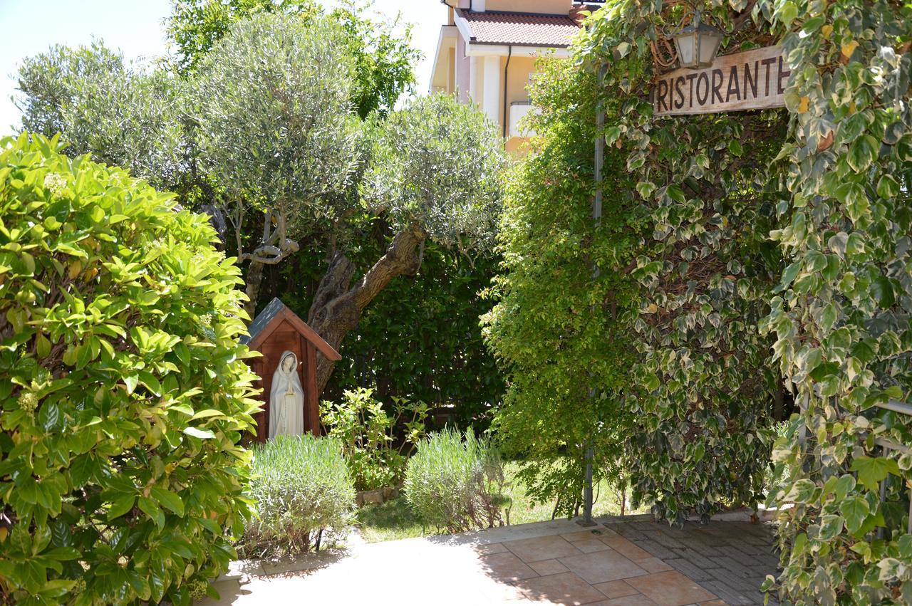 Hotel Rosamarina سان جيوفاني روتوندو المظهر الخارجي الصورة