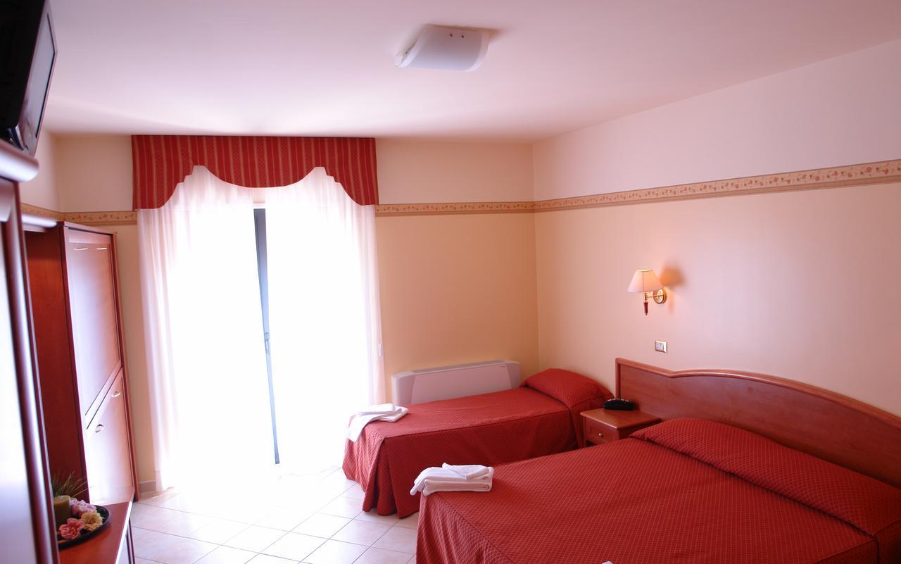 Hotel Rosamarina سان جيوفاني روتوندو المظهر الخارجي الصورة