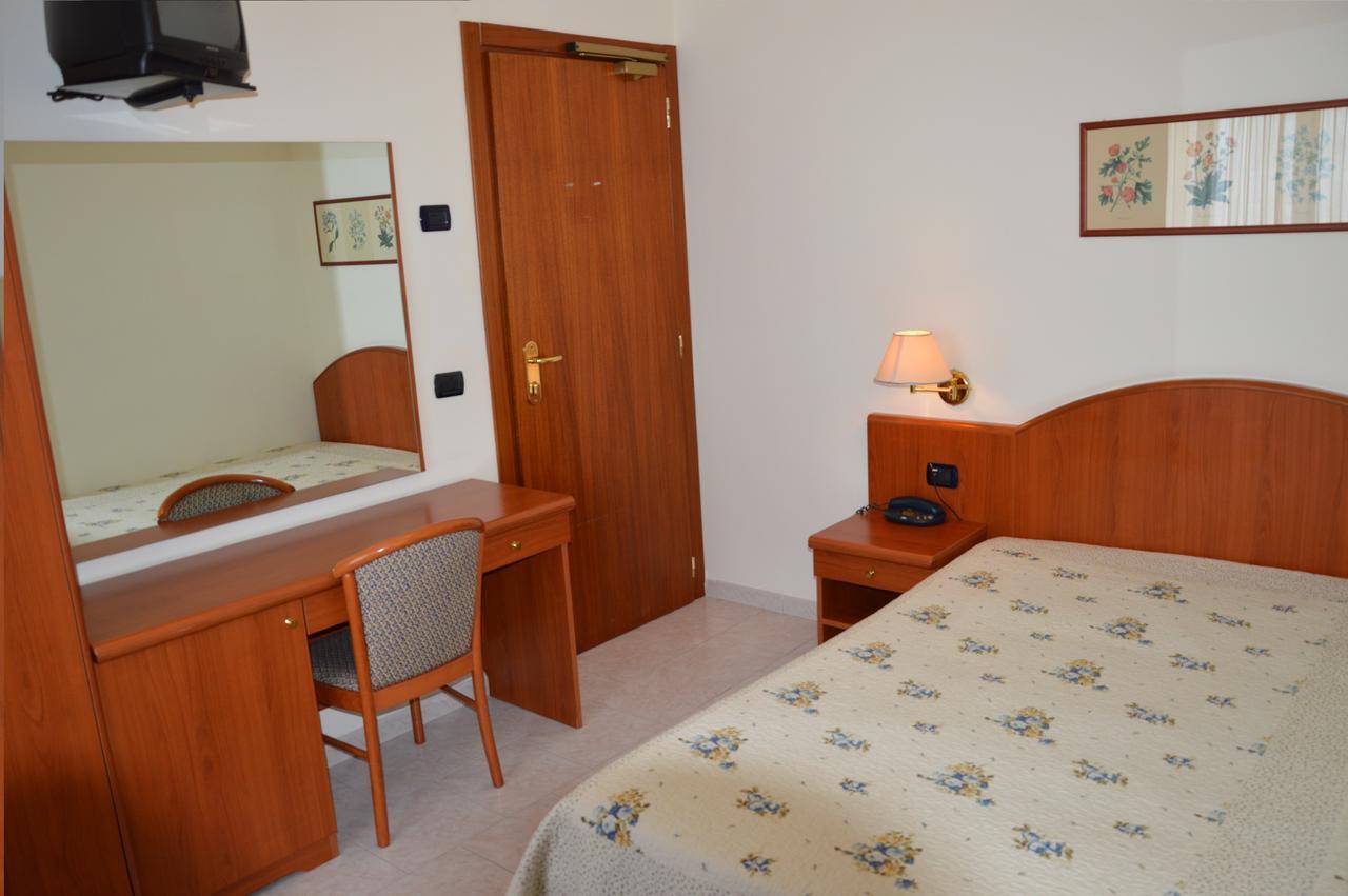Hotel Rosamarina سان جيوفاني روتوندو المظهر الخارجي الصورة