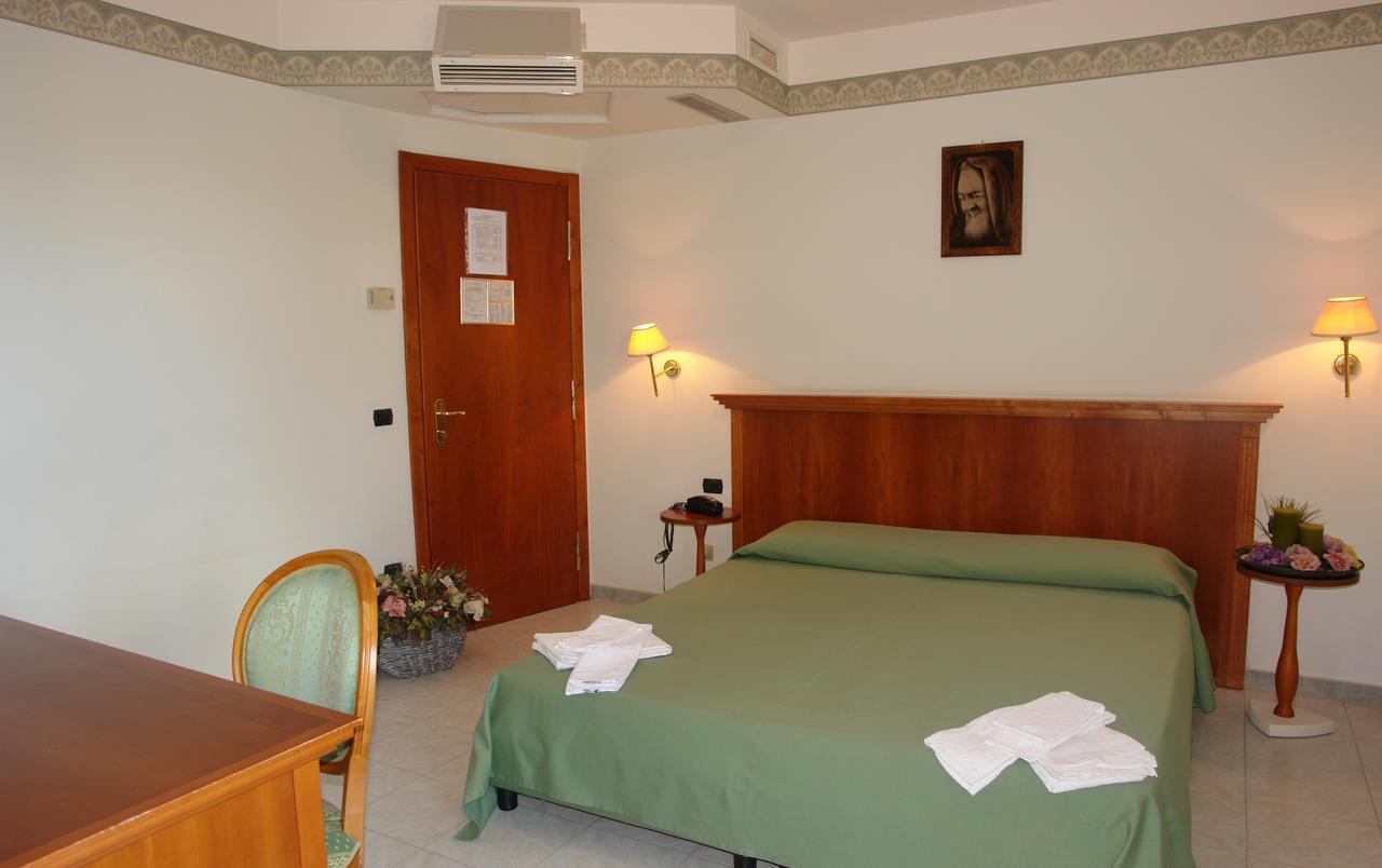 Hotel Rosamarina سان جيوفاني روتوندو المظهر الخارجي الصورة