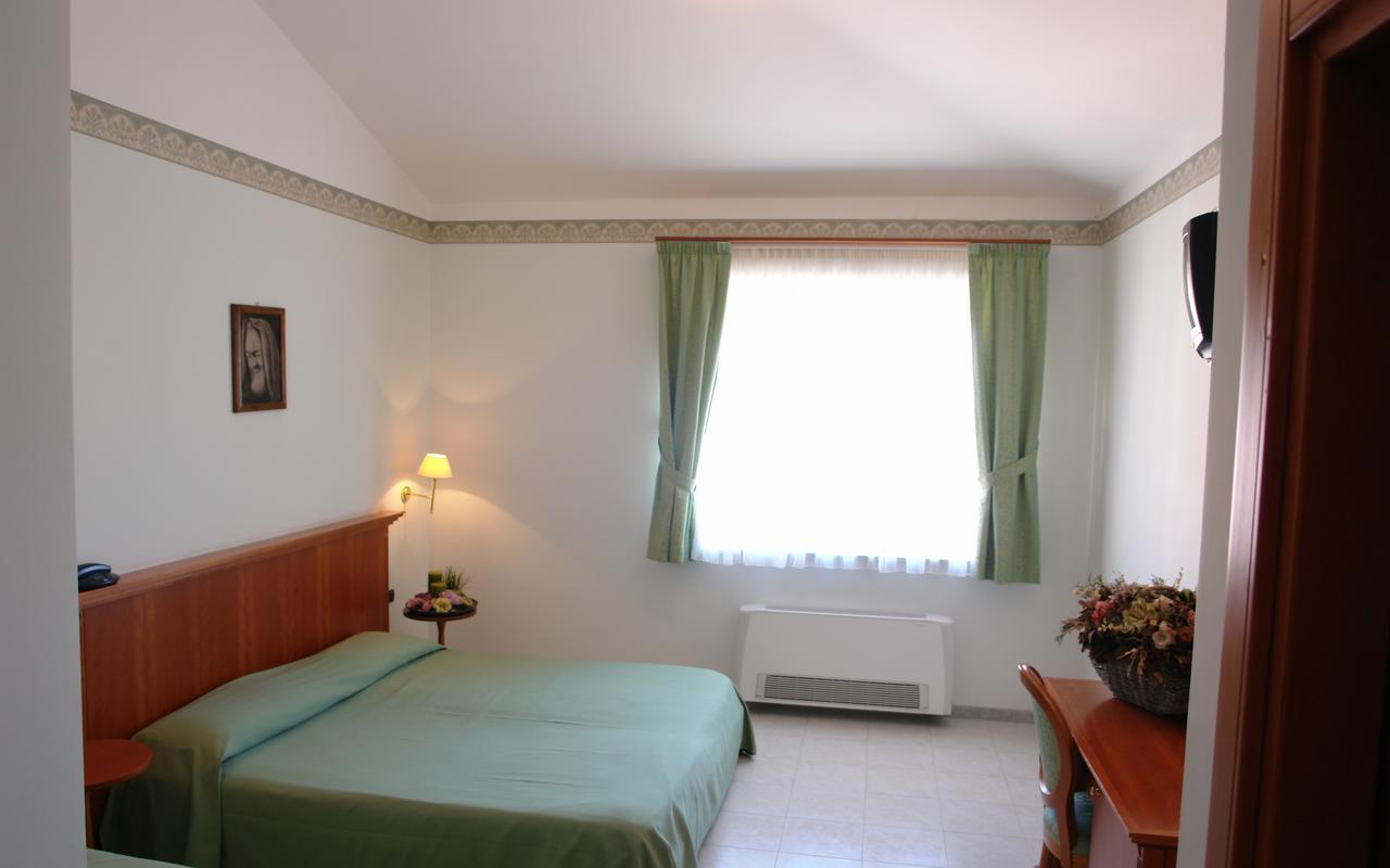 Hotel Rosamarina سان جيوفاني روتوندو المظهر الخارجي الصورة