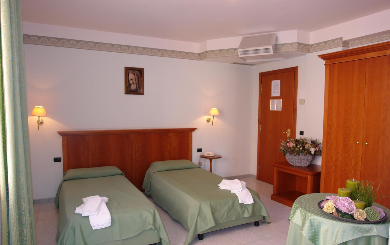 Hotel Rosamarina سان جيوفاني روتوندو المظهر الخارجي الصورة